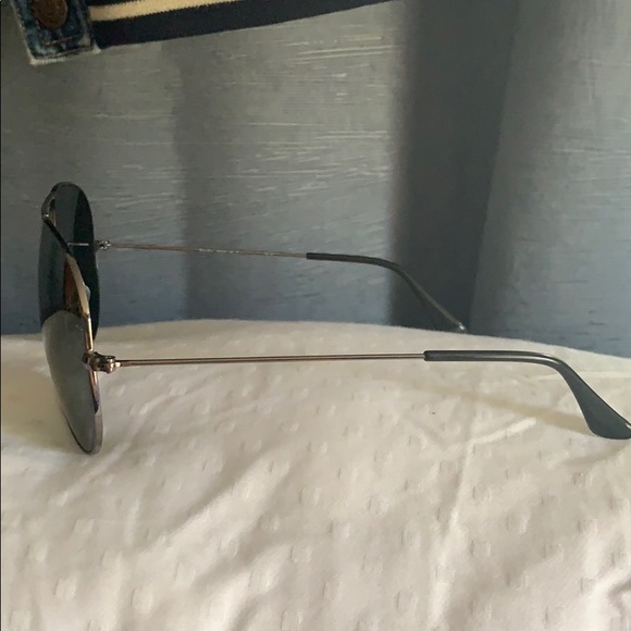 Great condition Rayban Aviator Sunglasses - Picture 2 of 3
